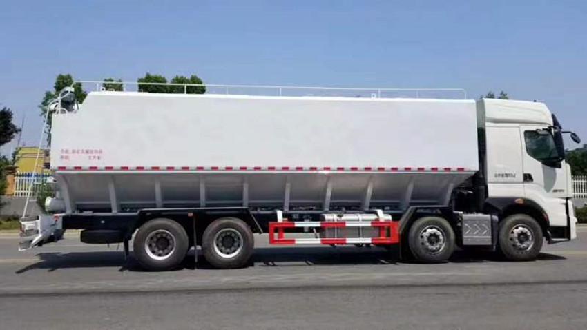 ������������ǰ�ĺ��ɢ�b����\(y��n)ݔ܇